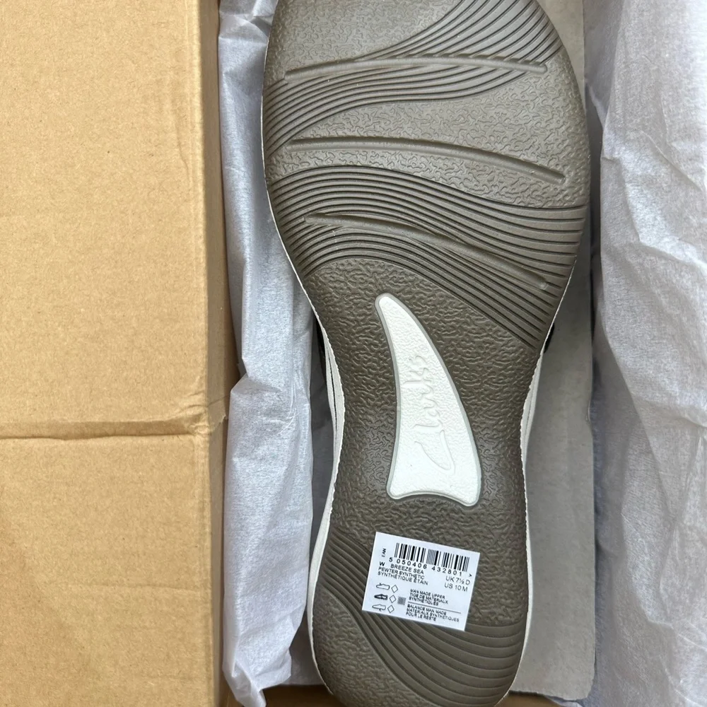 New Clark Cloudsteppers women’s size 10M - Picture 3 of 3